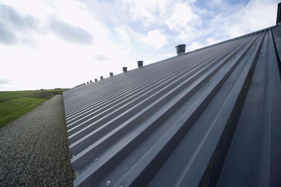 Hühnerzucht mit gradlinigem Stil, Kongsvad Møllevej 6, 9500 Hobro